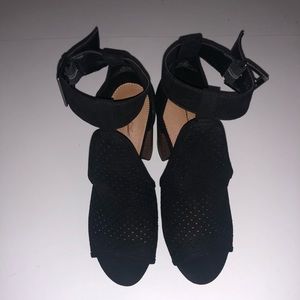 Black cute medium heels